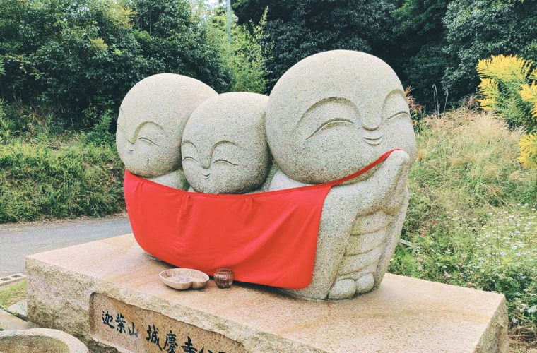 仏様の石像